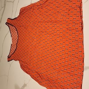 Sleeveless women's blouse